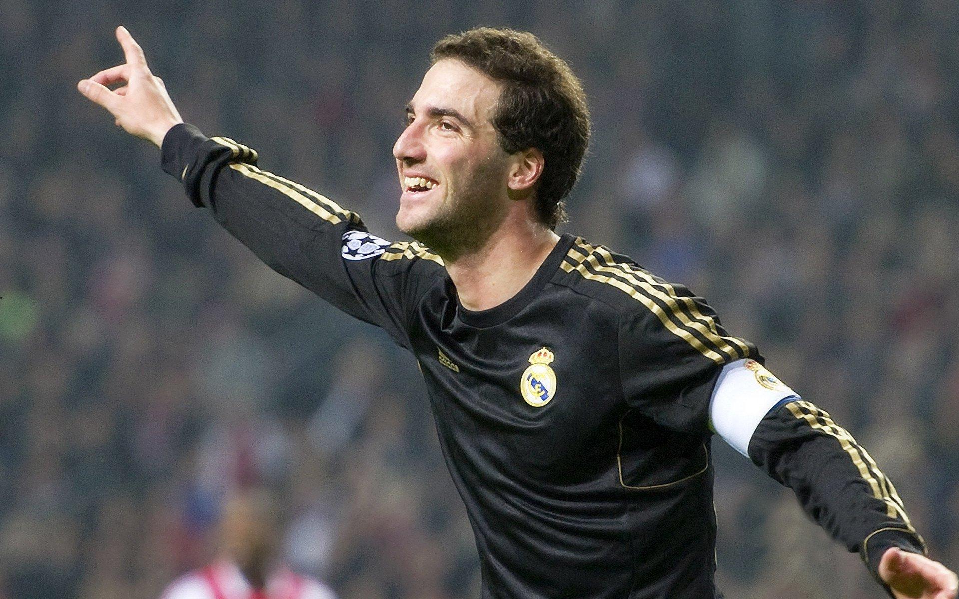 今日足球焦点，拜仁强势出击，佛罗伦萨激战乌迪内斯，欧冠席位争夺白热化